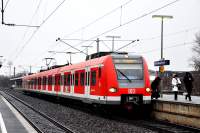  423 746