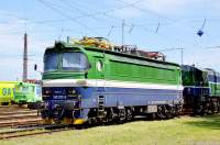  240 072-9
